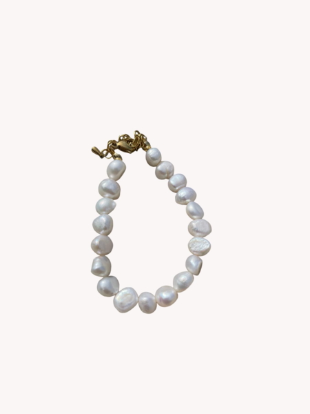 Big Pearl Bracelet